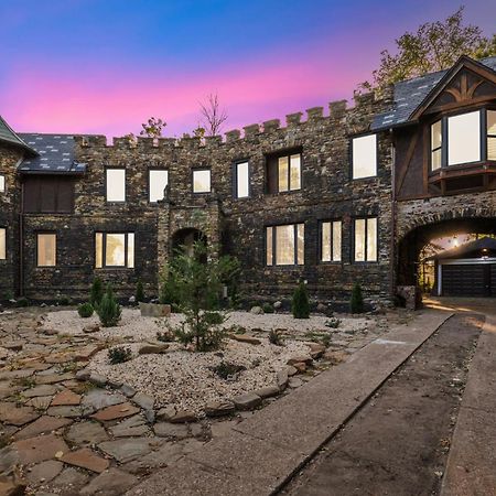 Enchanted Castle - Your Royal Getaway Awaits Cleveland Exterior foto